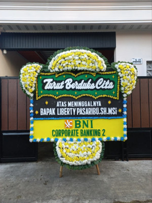 Papan Bunga Duka di Sumur